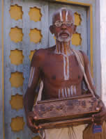  Alberto RODRIGUEZ - 'Organista'. Mysore India.